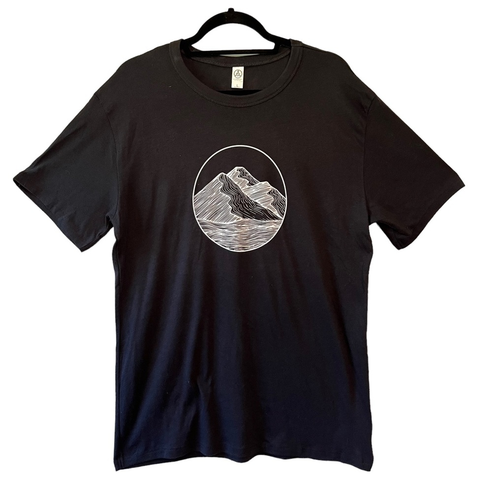 Alternative Men’s Mountain Motif Short Sleeve Tee Black L